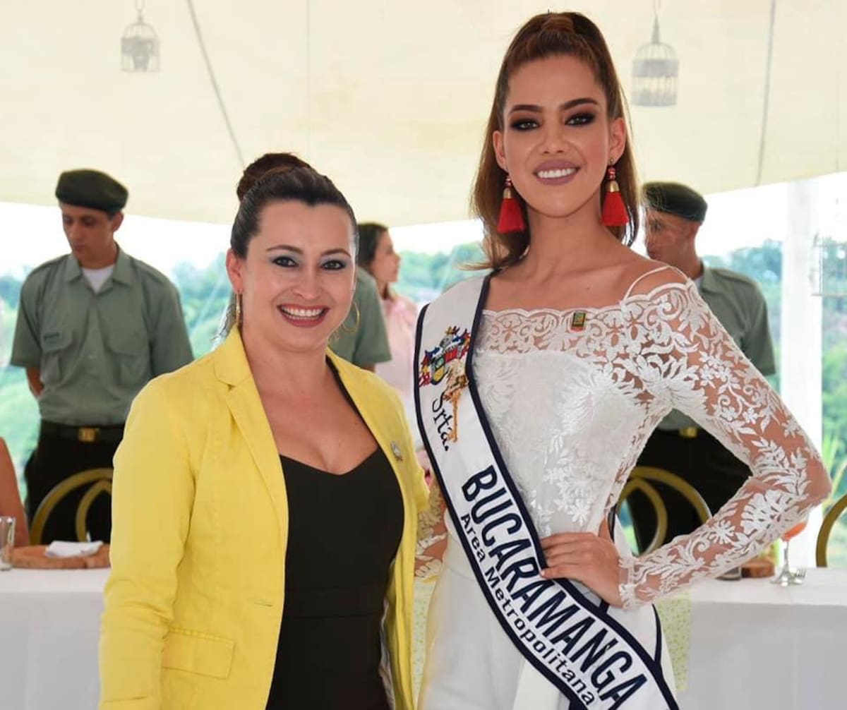 Valentina y la alcaldesa de Calarcá, Yenny Alexandra Trujillo.