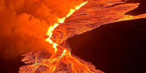 Impresionantes imágenes de la fuerte erupción volcánica en Islandia