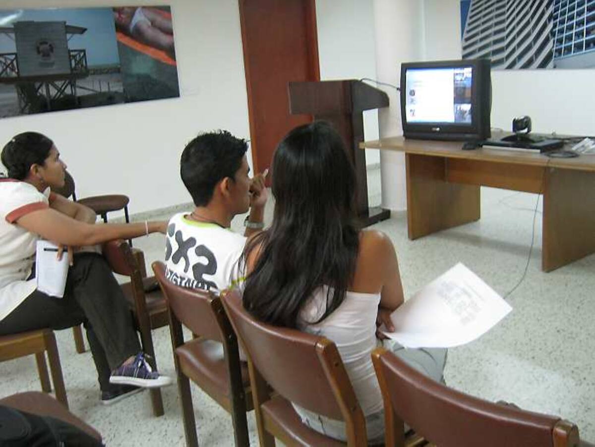 Por medio de teleconferencia se realizó el taller de Constitución.