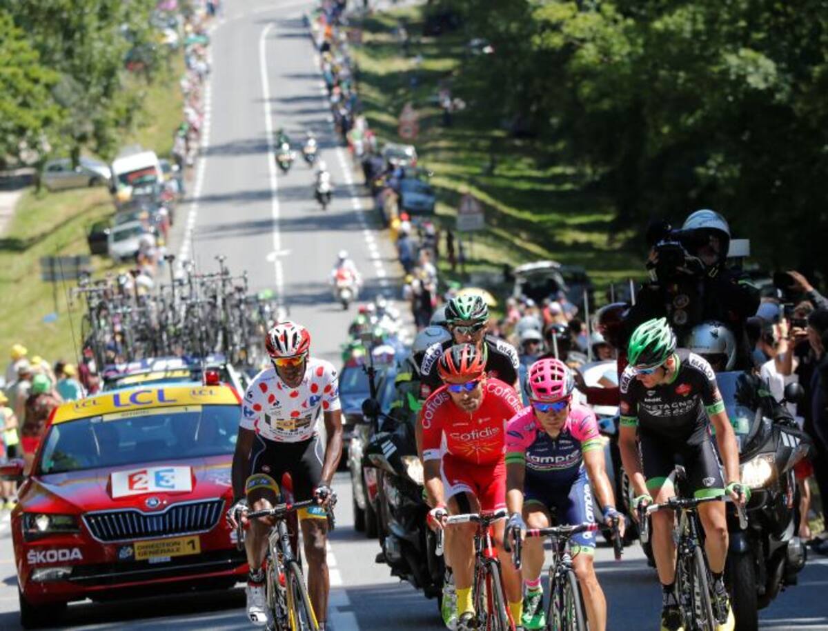 Ciclistas en la séptima etapa del Tour de Francia. AP Laurent Cipriani