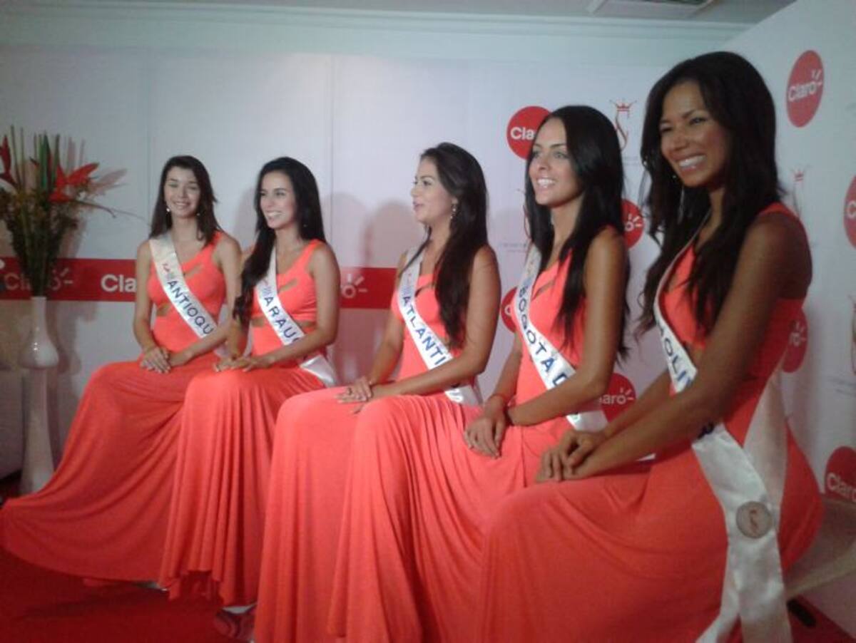 Candidatas al Concurso Nacional de Belleza durante la entrevista con el jurado. Luisa Machacón
