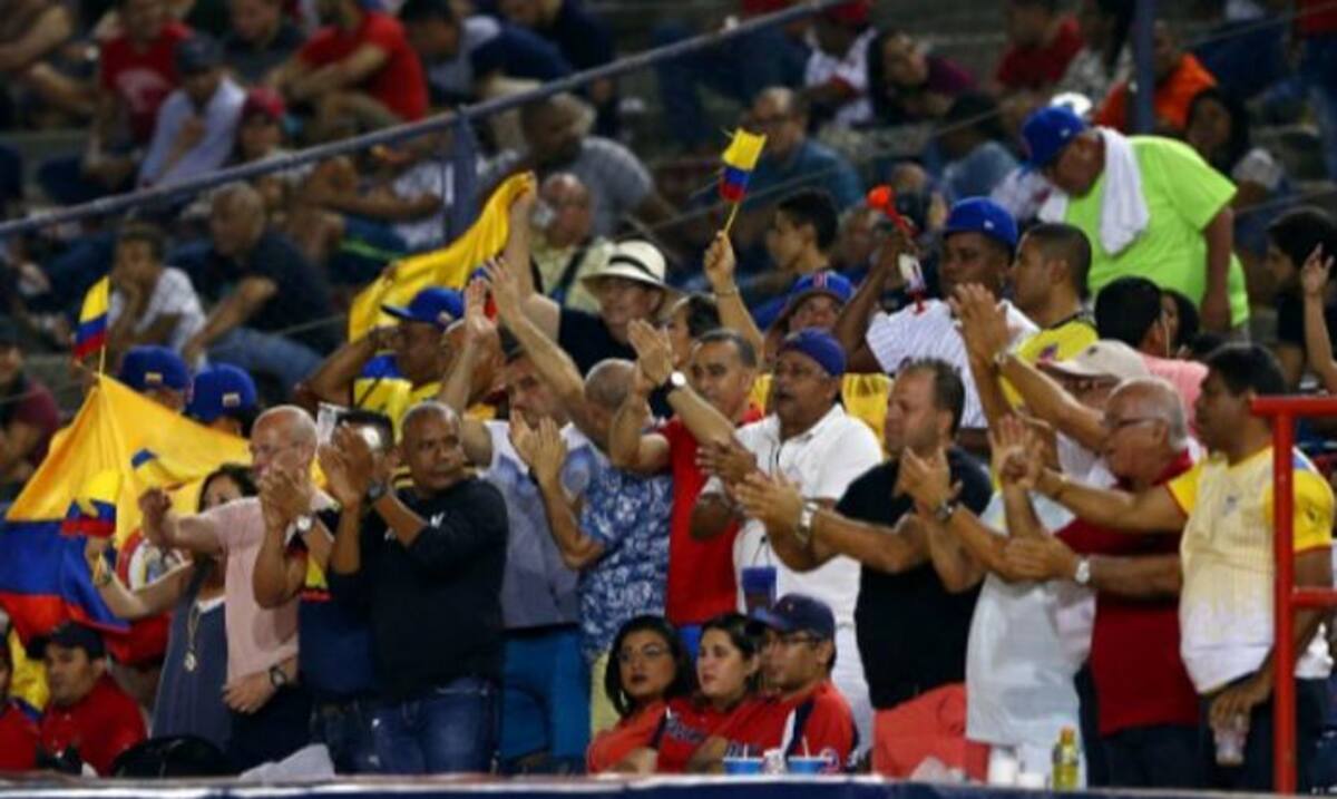 Aficionados celebraron la histórica clasificación de Colombia.