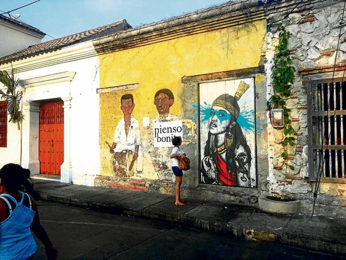 “La heroica” se encuentra en una de las casas viejas frente a la Plaza de la Trinidad, en el barrio Getsemaní.