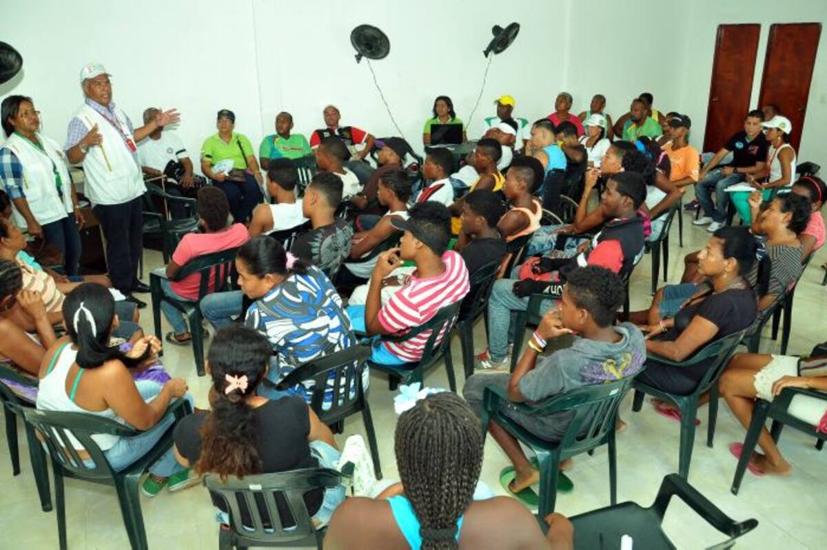 La comunidad del barrio El Pueblito recibió la oferta social del Distrito. CORTESÍA