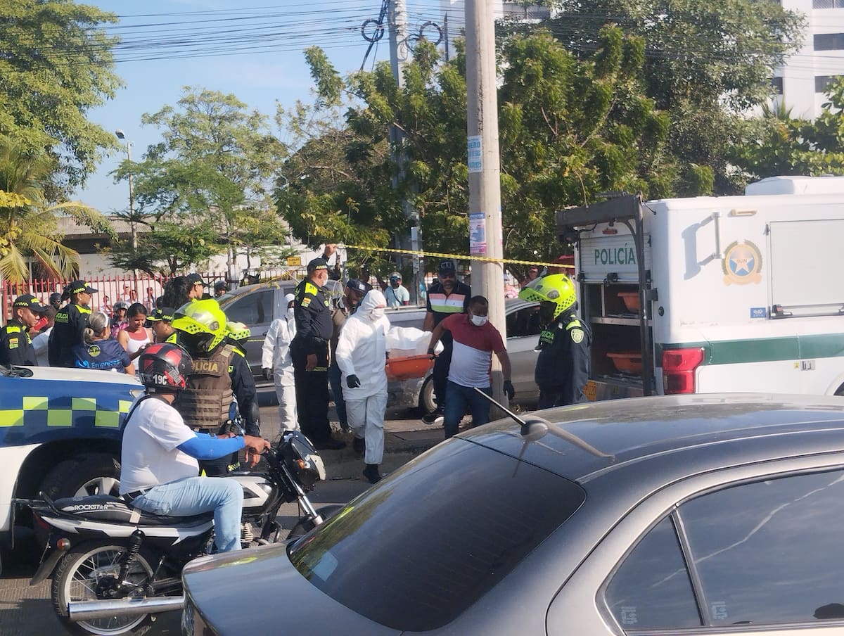 El subintendente Francisco Javier Bertel Pérez era funcionario activo de la Policía Metropolitana de Cartagena, adscrito a la a Dirección de Investigación Criminal e Interpol (Dijín).