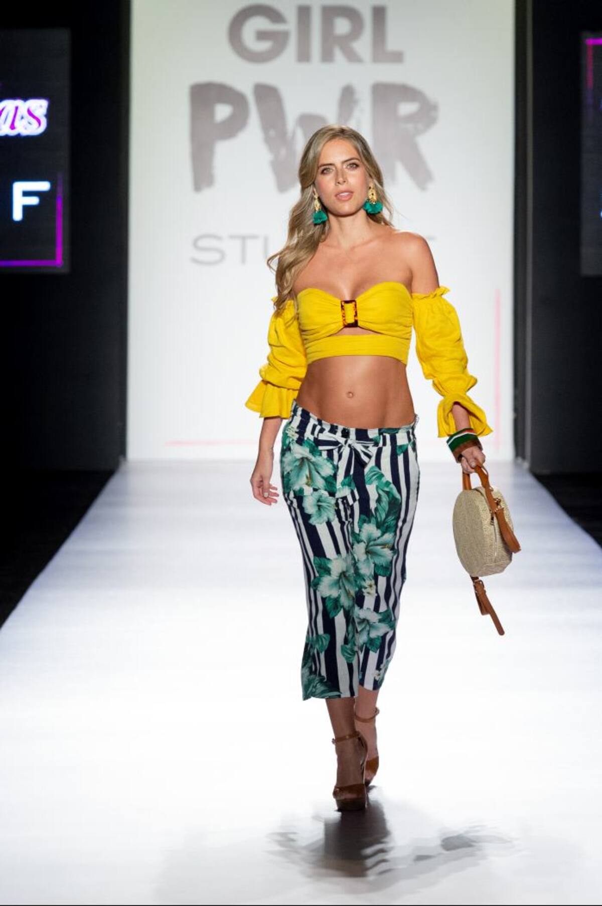 La modelo paisa Ana Sofía Henao mostró su incipiente panza de mamá. CORTESÍA INEXMODA