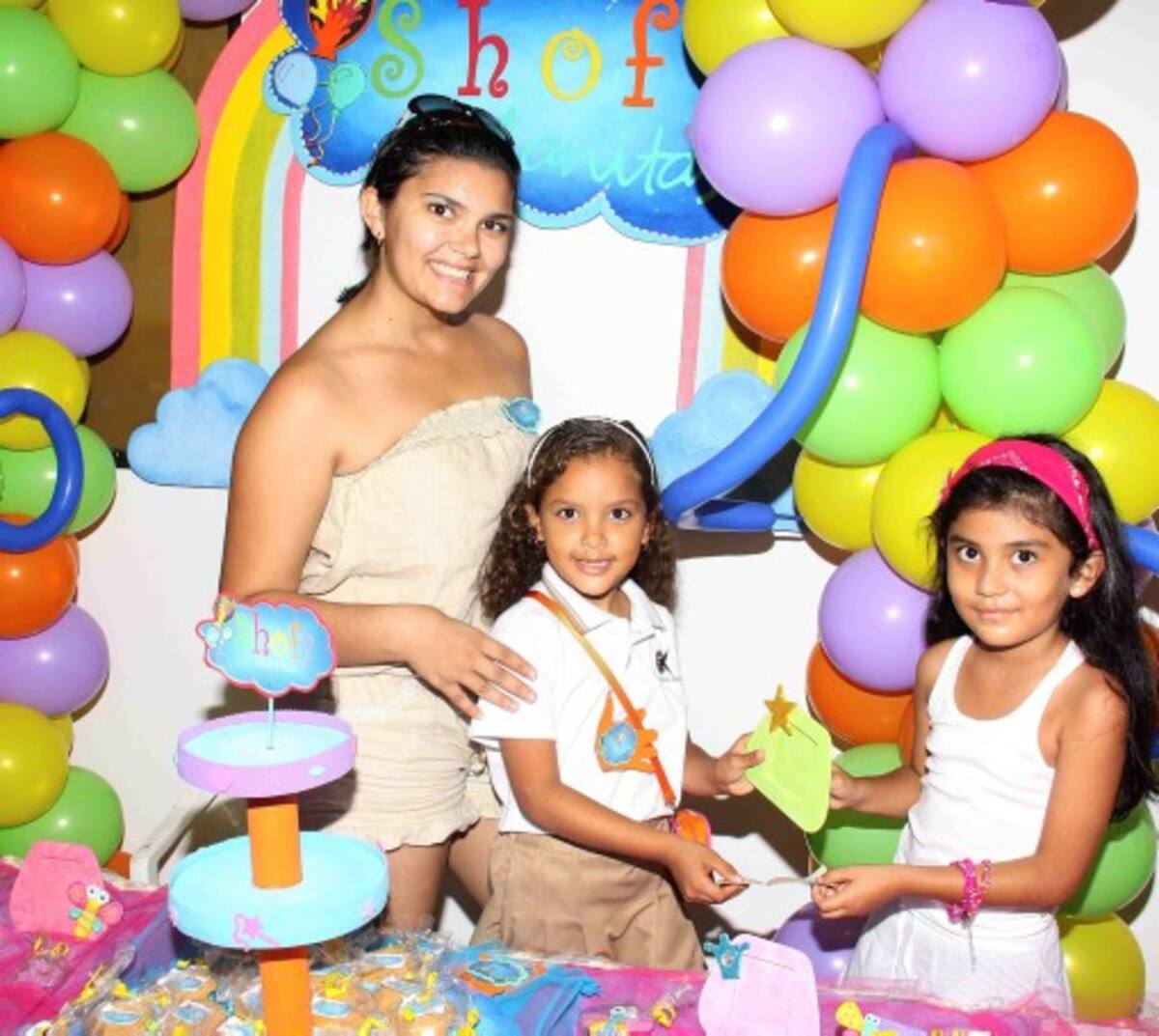 Laura Ricaurte, Gabriela Correa Ricaurte y Ana Sofía Buitrago.