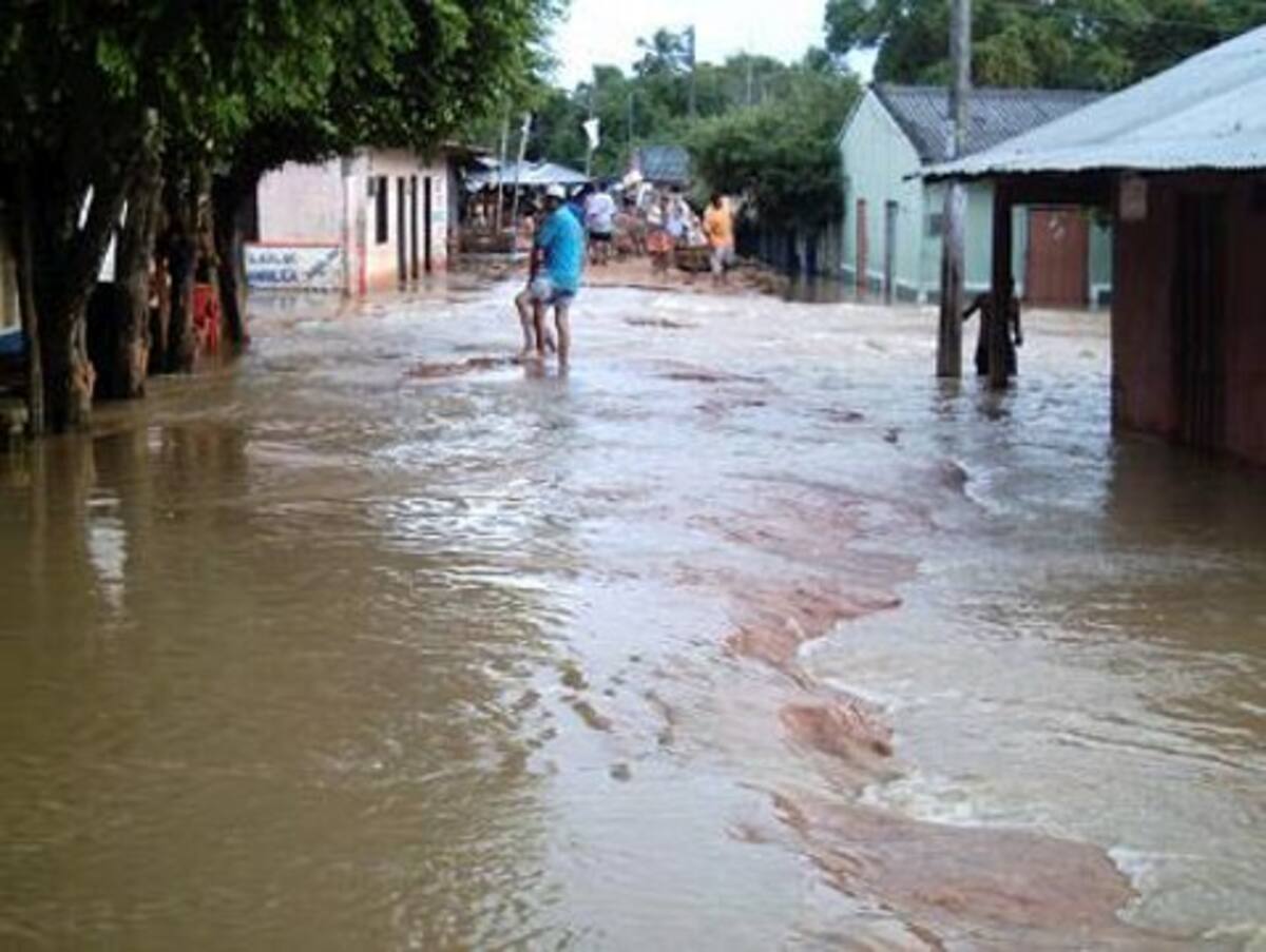 Poblaciones como Puerto Córdoba son anegadas por las aguas del río en temporada invernal.