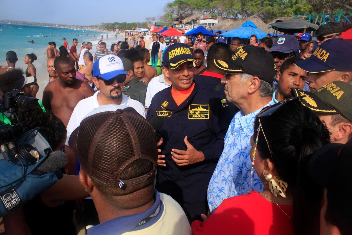 “Esperamos evitar nuevos accidentes”: Alcalde Dau tras instalación de boyas en Playa Blanca