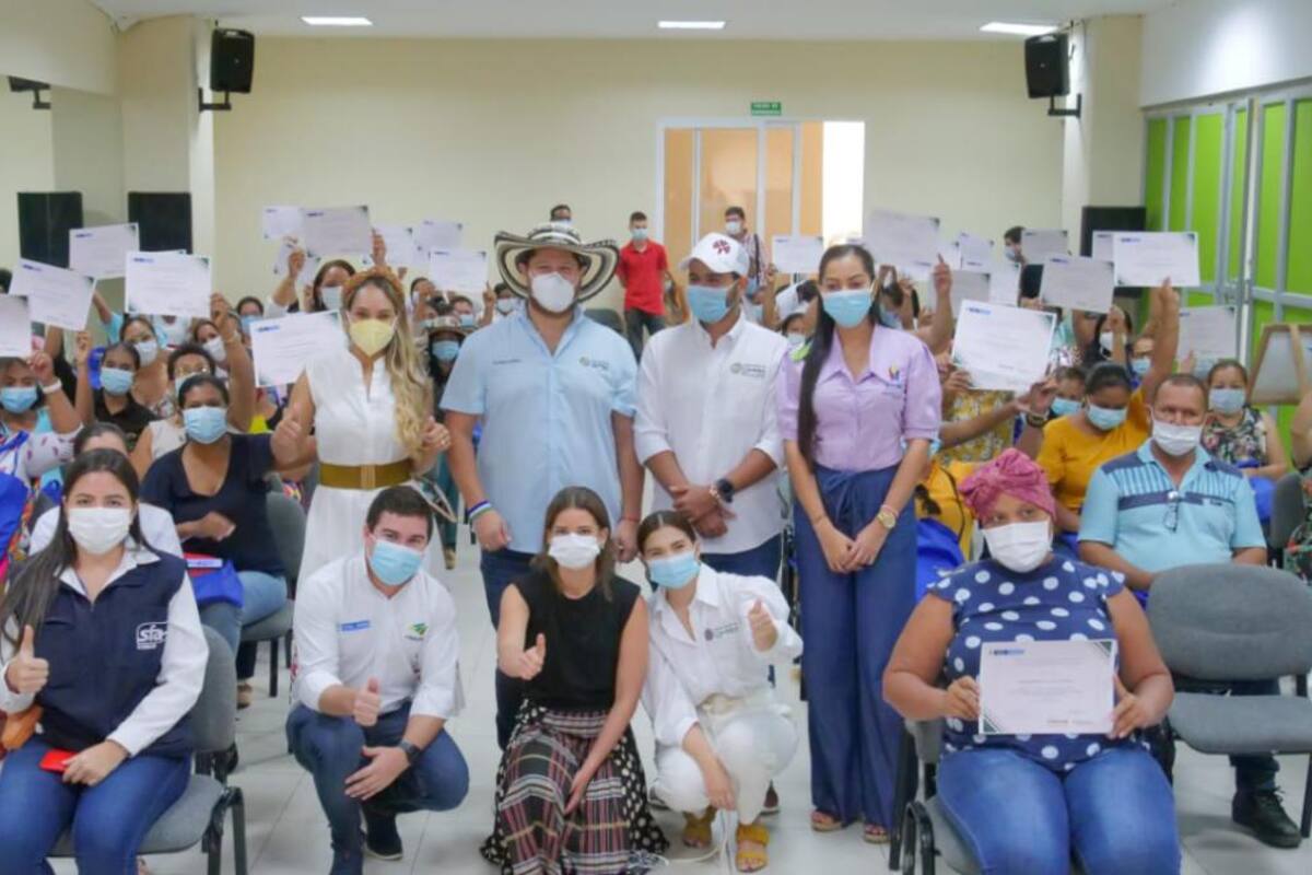50 mujeres de Córdoba se graduaron en Educación Económica y Financiera