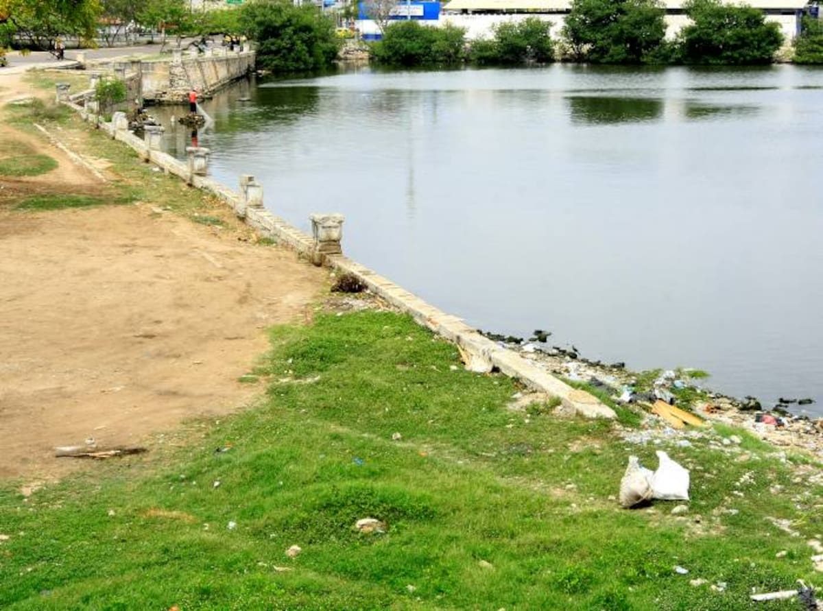 Aspecto del área ocupada por el viejo puente Heredia, a la salida de la calle de la Media Luna. julio castaño/el universal