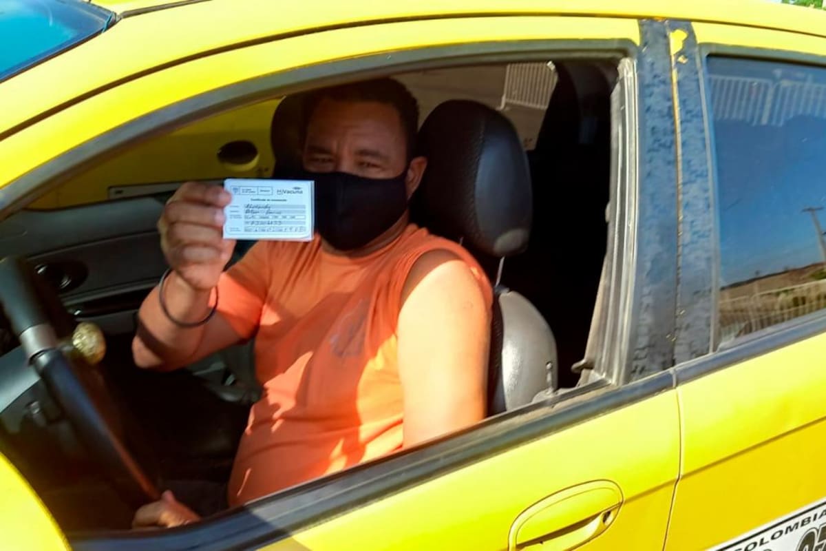 Avanza con éxito la jornada de vacunación contra COVID en Coliseo de Combate