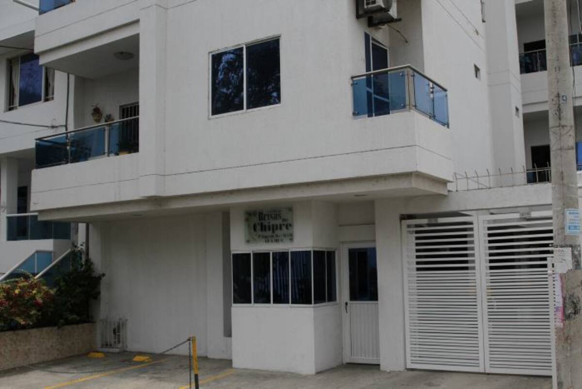 El edificio Brisas de Chipre hace parte de la lista de construcciones ilegales del ‘clan Quiroz’. Óscar Díaz