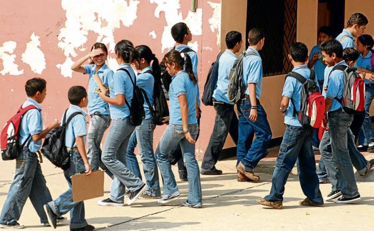 Las instituciones educativas oficiales cuentan con cupos suficientes para el inicio del calendario académico. ARCHIVO/