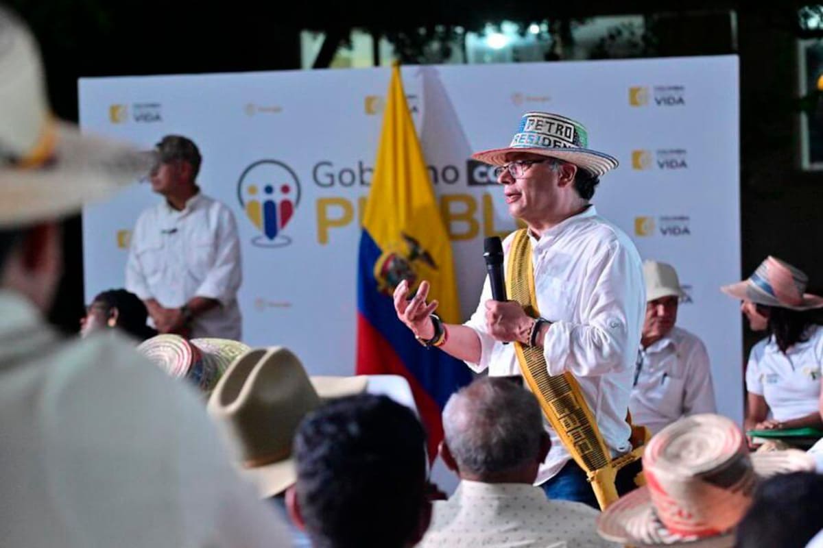 Hospitales, fibra óptica y pista aérea; los anuncios de Petro para la Guajira