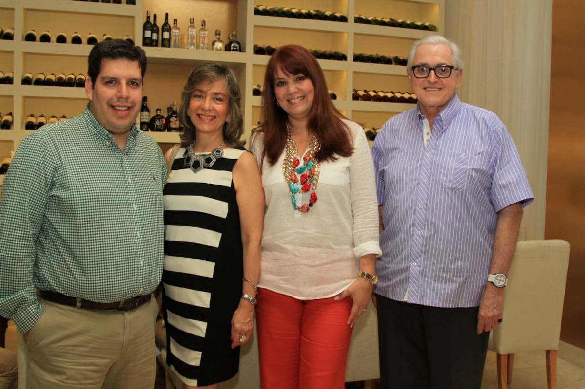 Juan Pablo García, Marta Oliveros, Mónica Espinosa y Hector Trujillo.