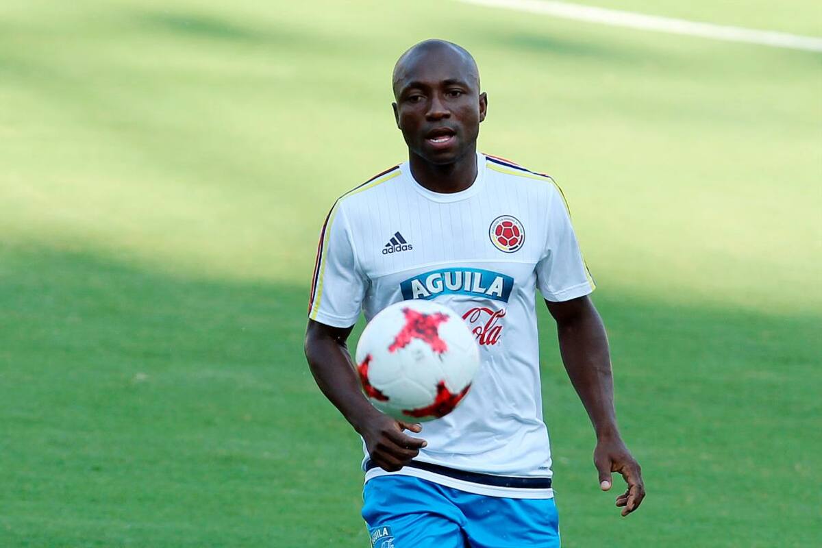 Club brasileño despide a Pablo Armero por indisciplina