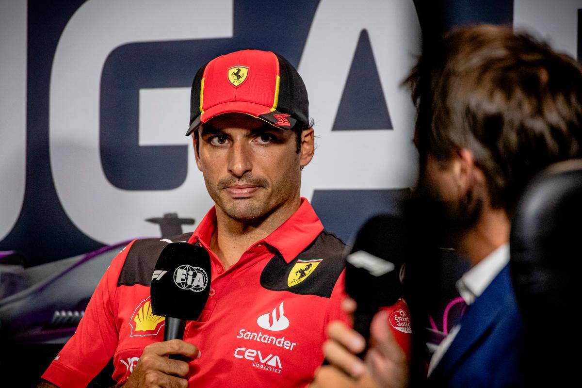 Sainz, pole en Singapur en la debacle de Verstappen y Red Bull