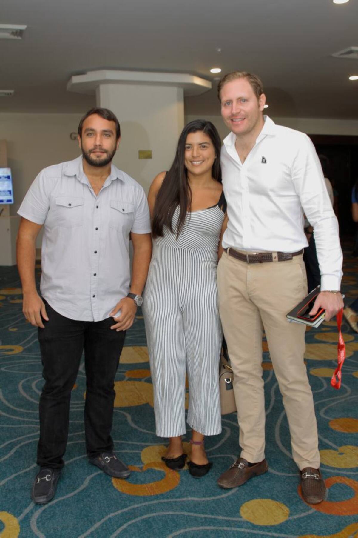 Álvaro Gómez, Erika Mendoza y Mauricio Hoyos. LUIS EDUARDO HERRÁN