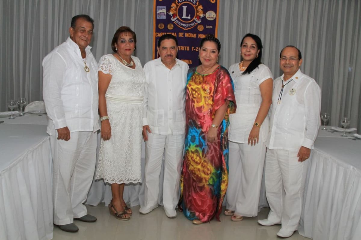 Víctor González, Virginia Del Río de González, Rigoberto Ávila, Ana Beatriz de Ávila, Adalgiza Berrío de Raad y Miguel Raad.
