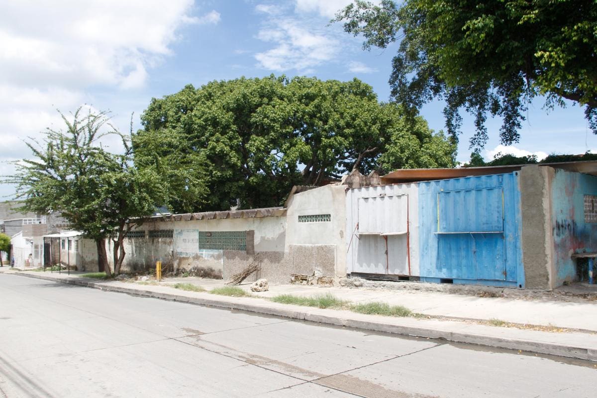Barrio España, al rojo vivo por supuesta apropiación de antiguo colegio