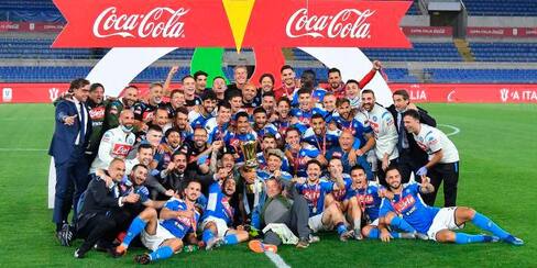 Nápoles, de David Ospina, se coronó campeón de la Copa Italia