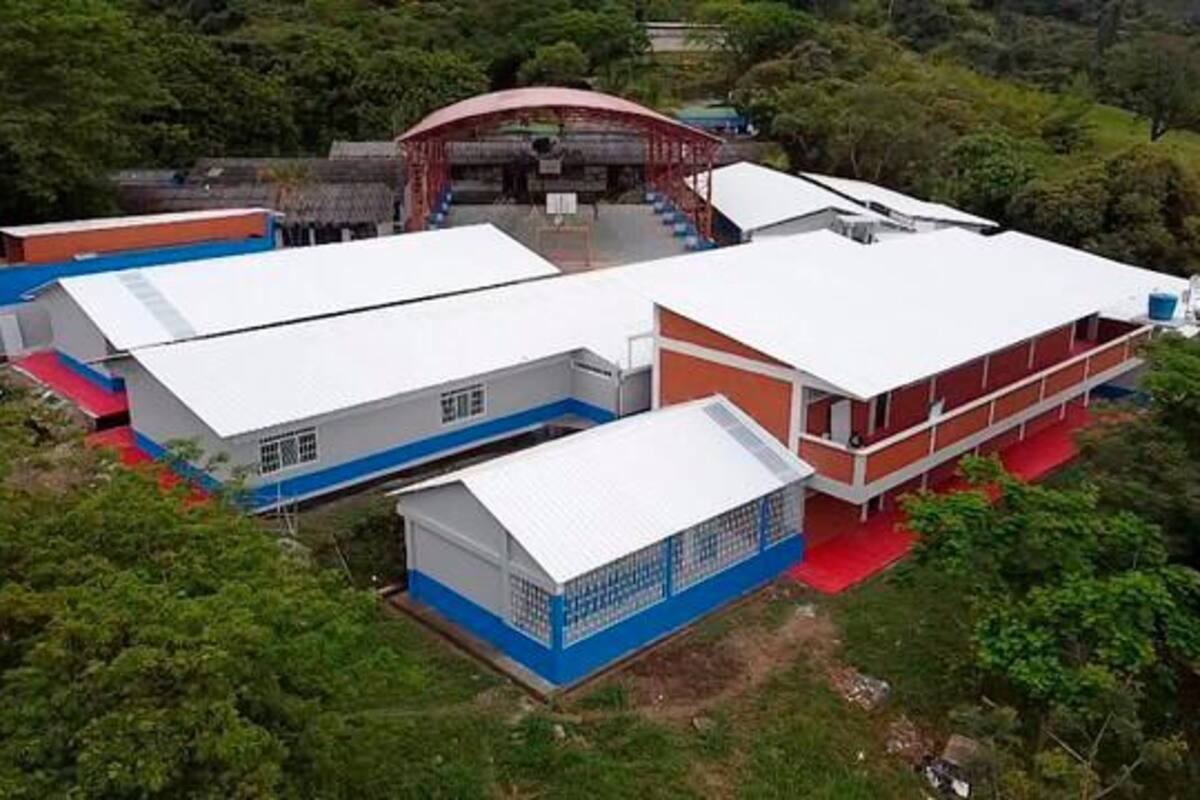 Contraloría advierte retrasos en 19 obras de infraestructura educativa