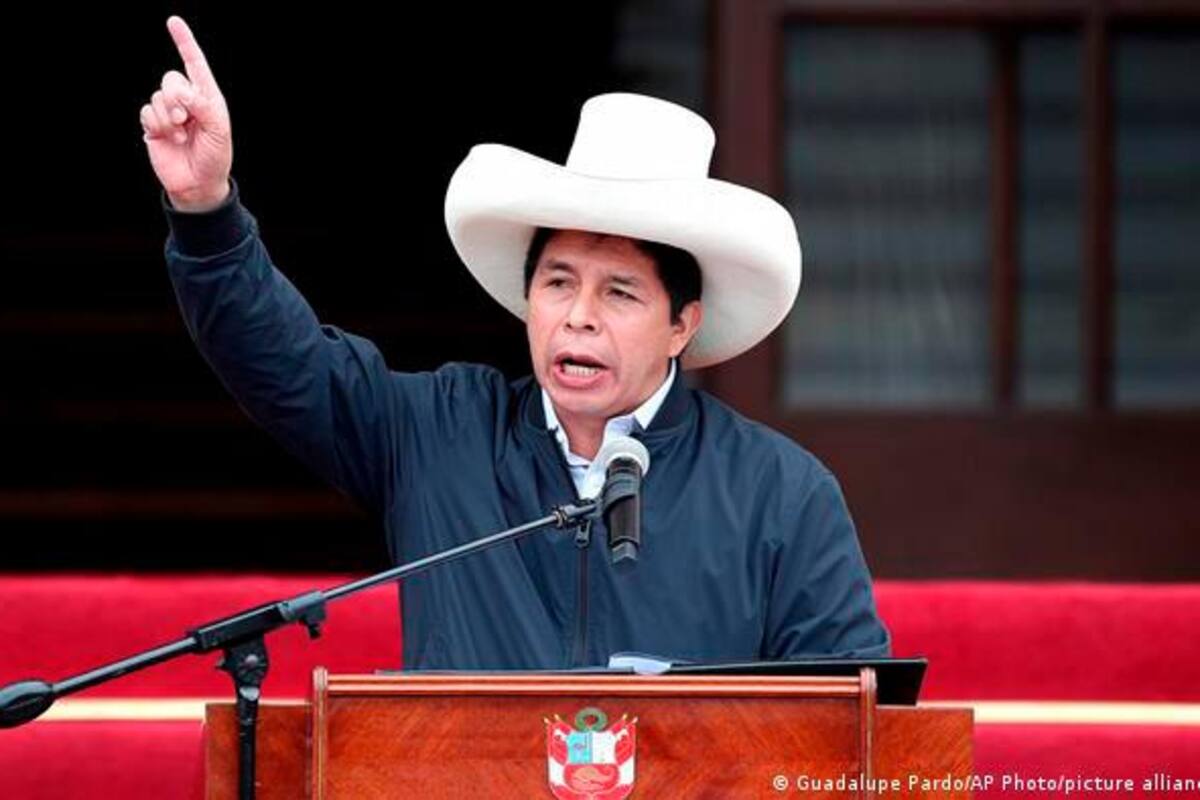Oposición peruana pide la destitución del presidente Pedro Castillo