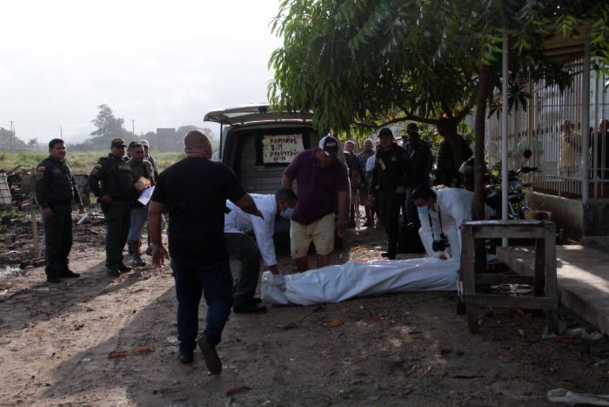 Alberto García llegaba a su sitio de trabajo, ayer en la mañana, cuando un sicario le dio un balazo y lo mató.