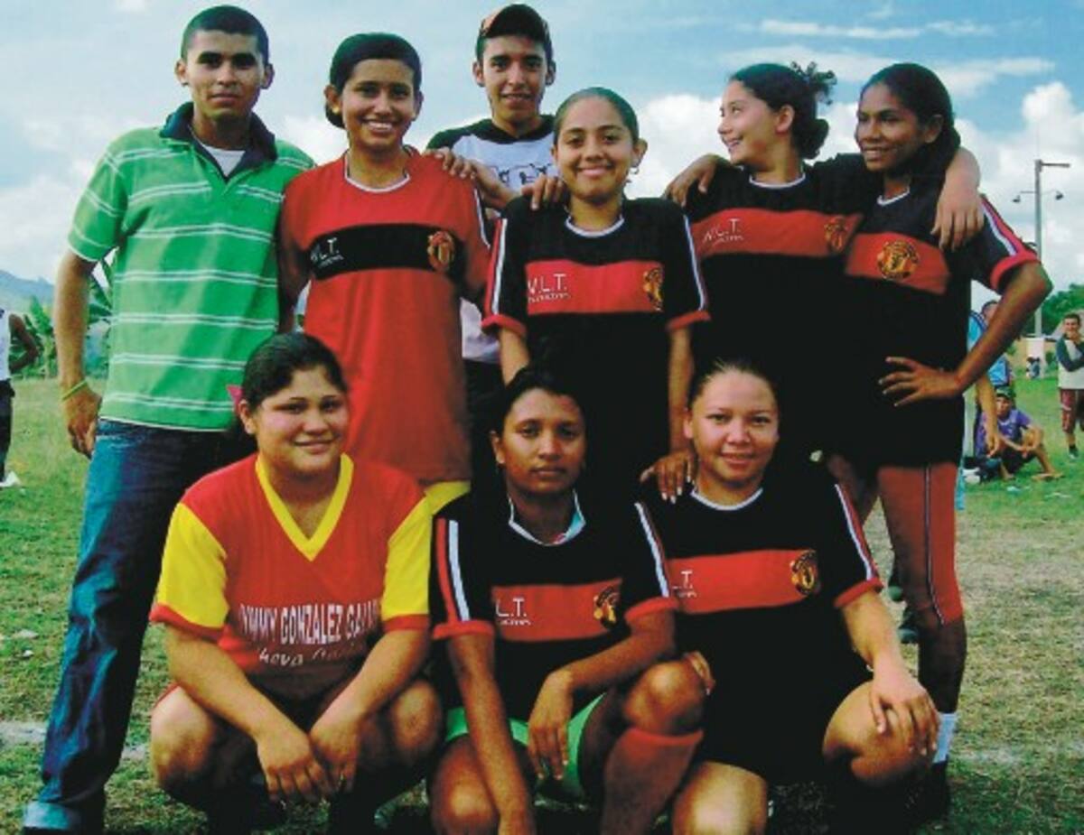 Las Manchester, equipo campeón del micro de Almagra de la rama Femenina.