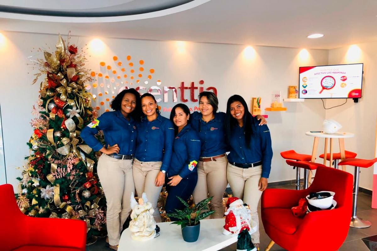 Operadoras de planta, mujeres a la par de los hombres en la industria