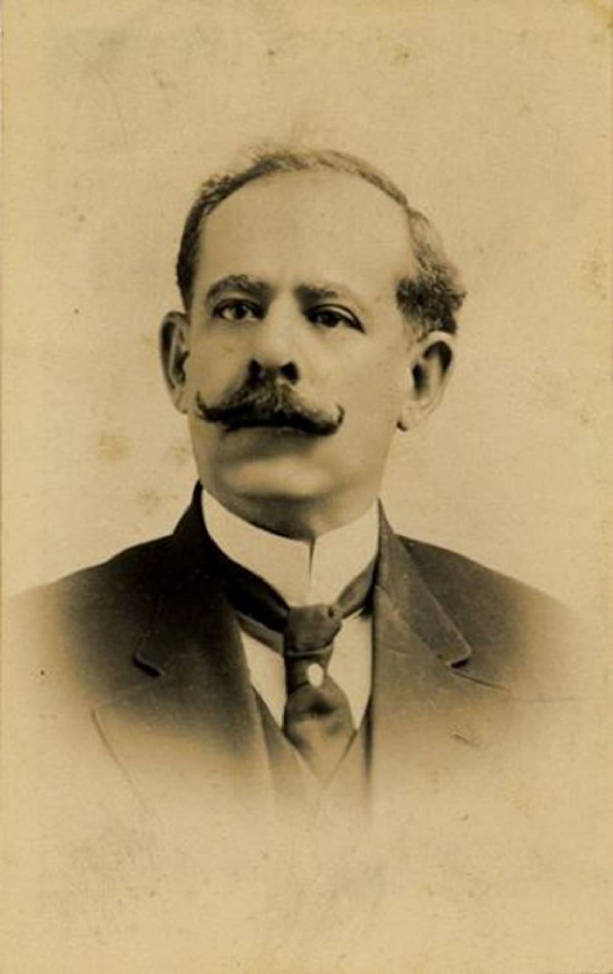 General Lácides Segovia y Pontón.
