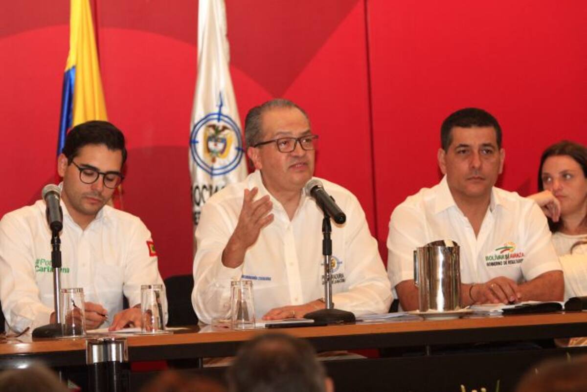 El alcalde (e) Sergio Londoño, el procurador Fernando Carrillo y el gobernador Dumek Turbay. Julio Castaño.