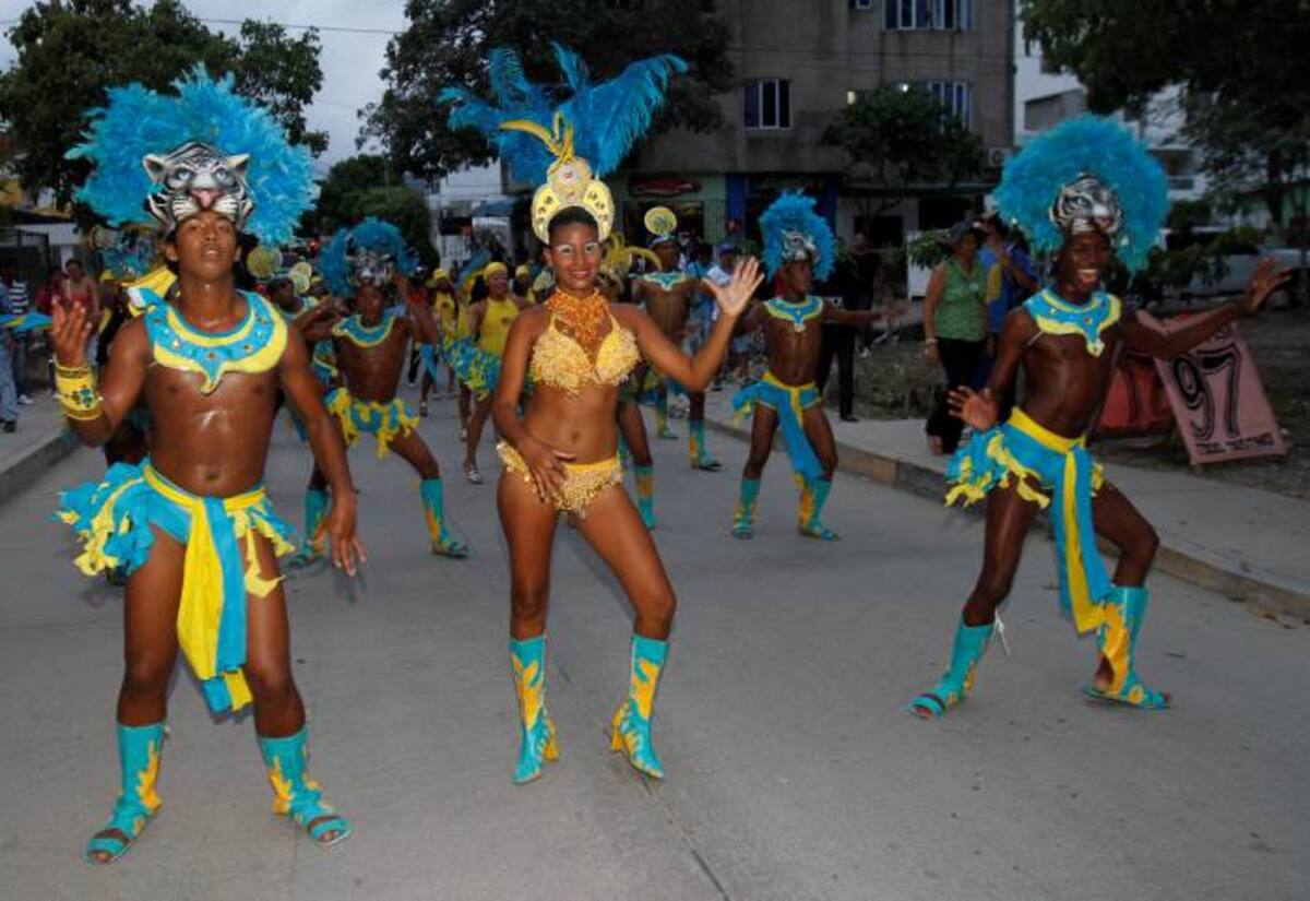El desfile recorrió el sector conocido como Contadora hasta llegar al barrio de Las Gaviotas, para rematar en el estadio de softbol de ese barrio. AROLDO MESTRE, EL UNIVERSAL