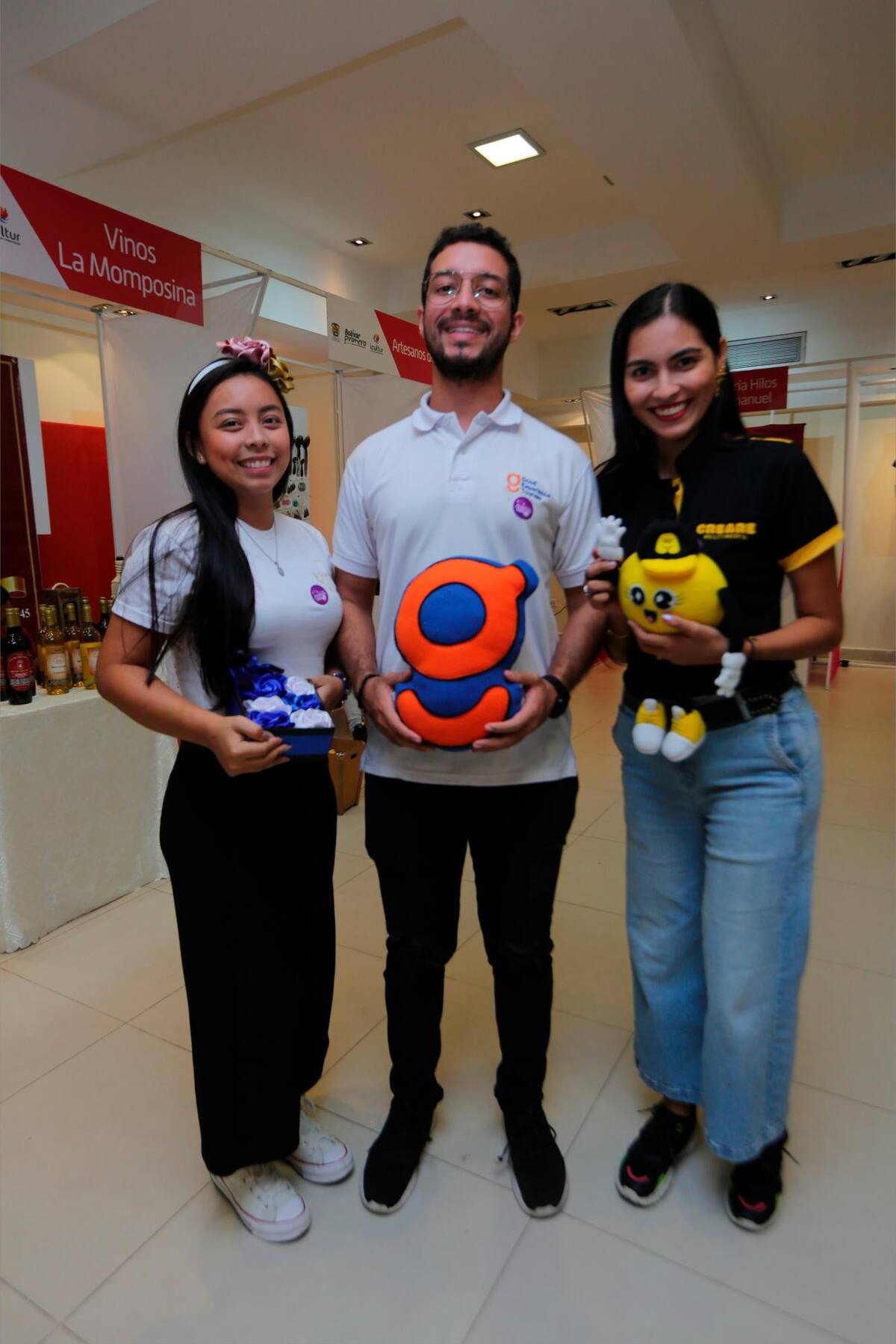 Estefany Guillén, Brian Rivera y Sharlyn Tovar.