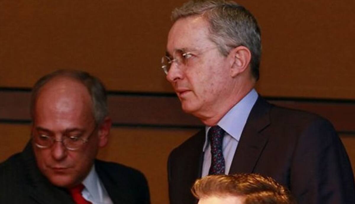 José Obdulio Gavira y Álvaro Uribe Vélez. COLPRENSA