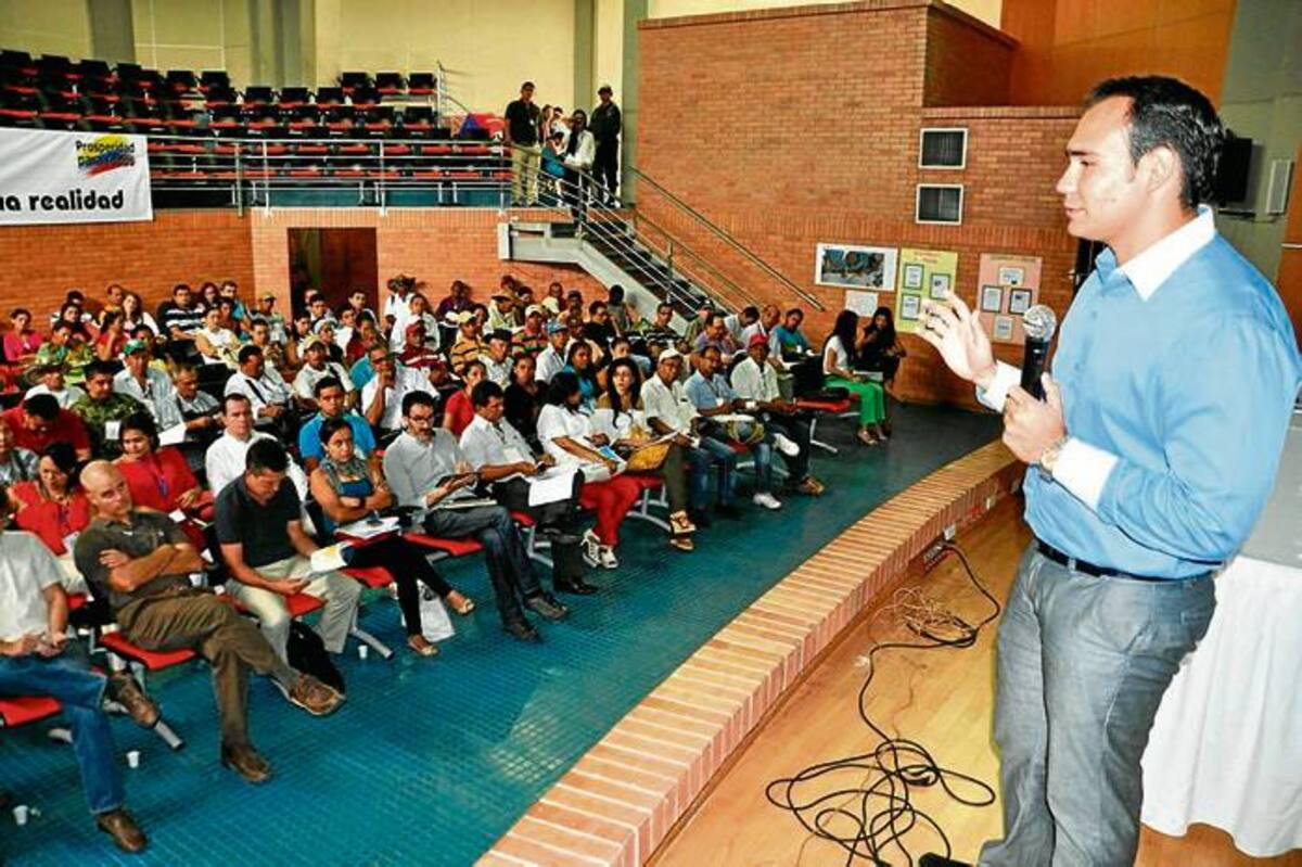 Fabio Camargo, director territorial de la Unidad de Restitución de Tierras explicó como avanza el proceso en Sucre. CORTESÍA/
