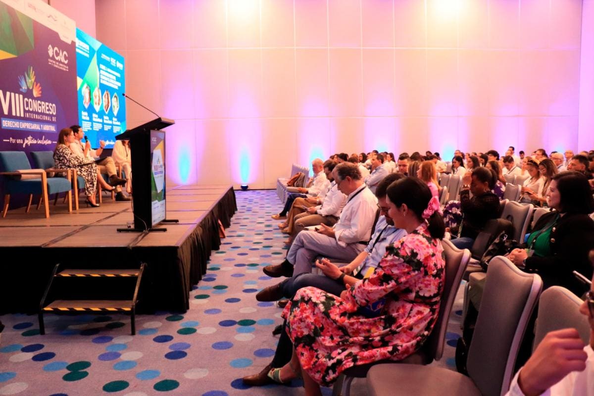 Más de 300 personas asistieron a Congreso de Derecho Empresarial