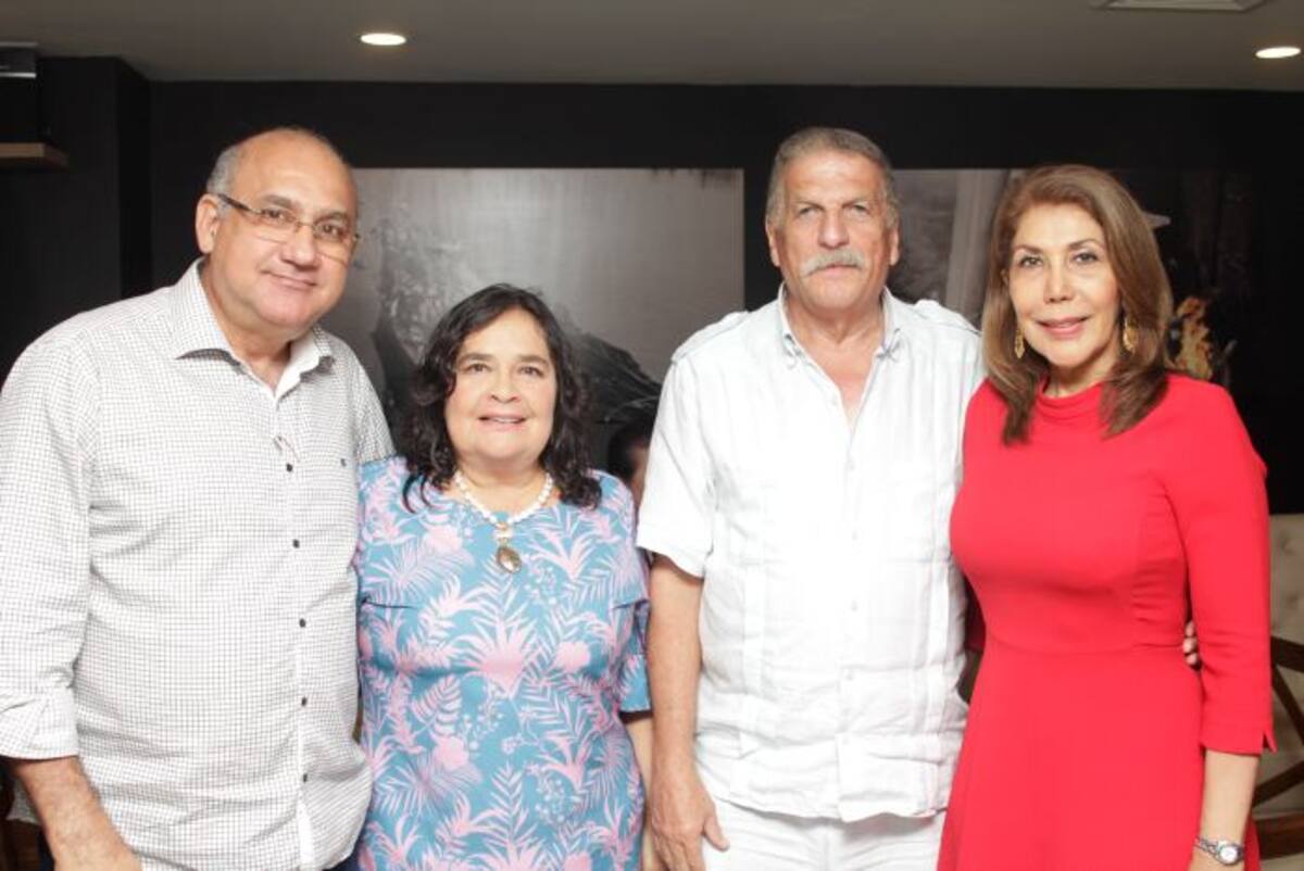 Nassif Abuita, Sara Correa, Jorge Mendoza y Sonia Alvear de Mendoza. NAYIB GAVIRIA
