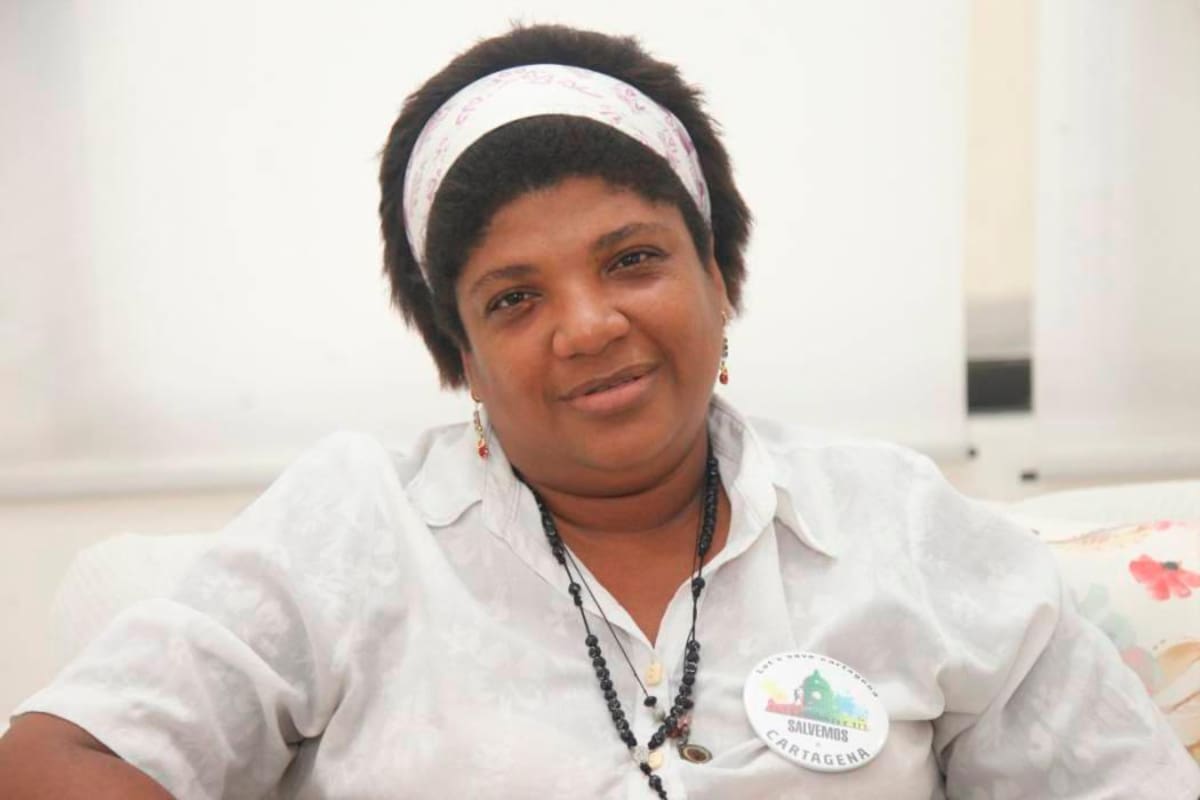 Alcalde Dau ordena dar por terminado contrato de Cynthia Pérez