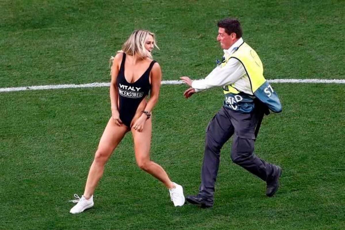 ¿Quién es la mujer que saltó a la cancha en la final de la Champions?