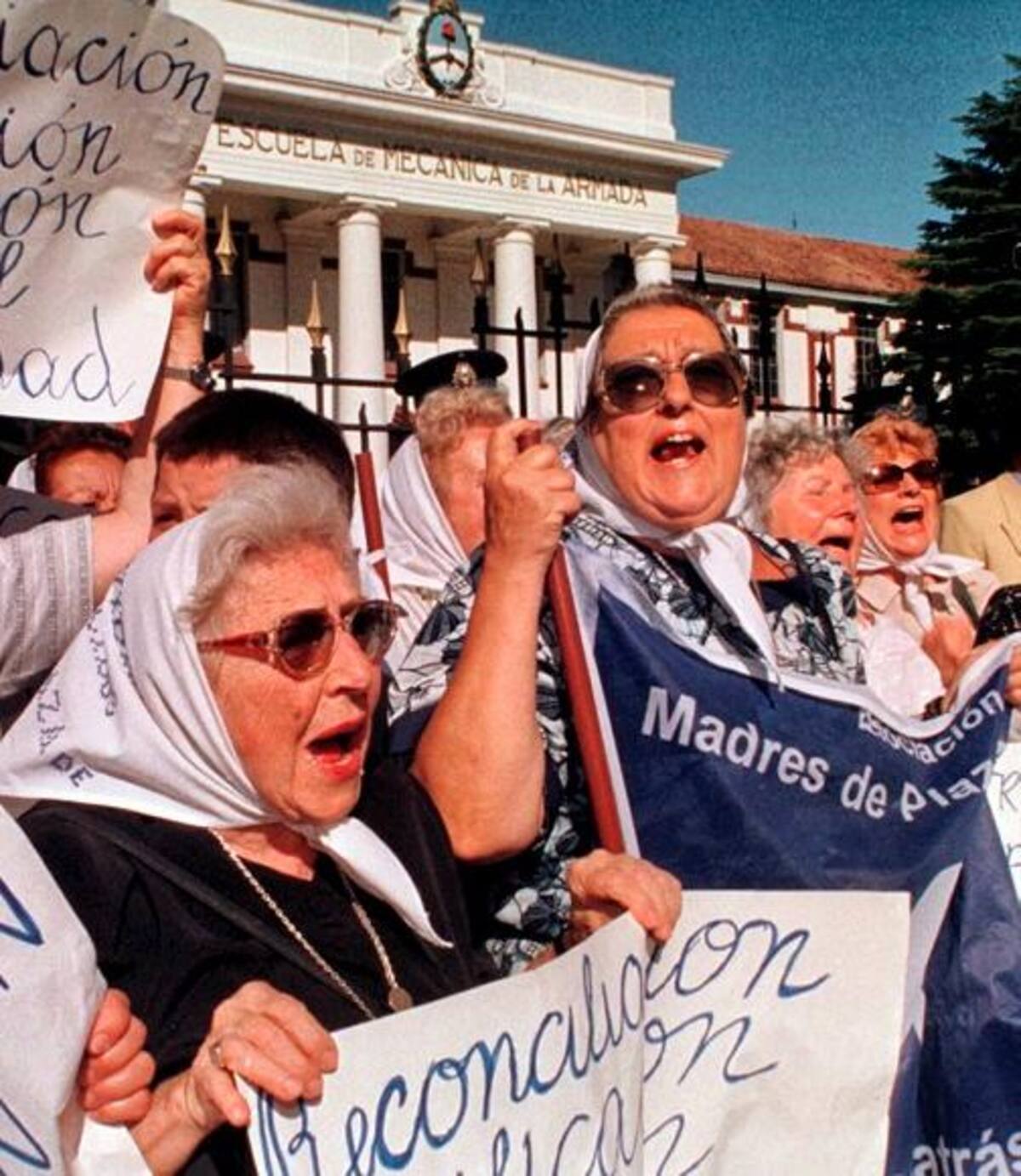 El premio entregado a la organización Madres Plaza de Mayo recibe el nombre del reconocido periodista que en 1959 fundó en Cuba, junto al escritor colombiano Gabriel García Márquez, la agencia noticiosa Prensa Latina para romper con el bloqueo informativo a la isla tras la revolución