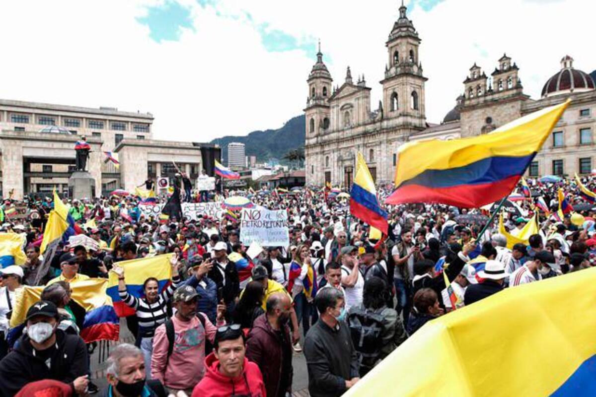 Gobierno y oposición, un mano a mano que se seguirá midiendo en las calles
