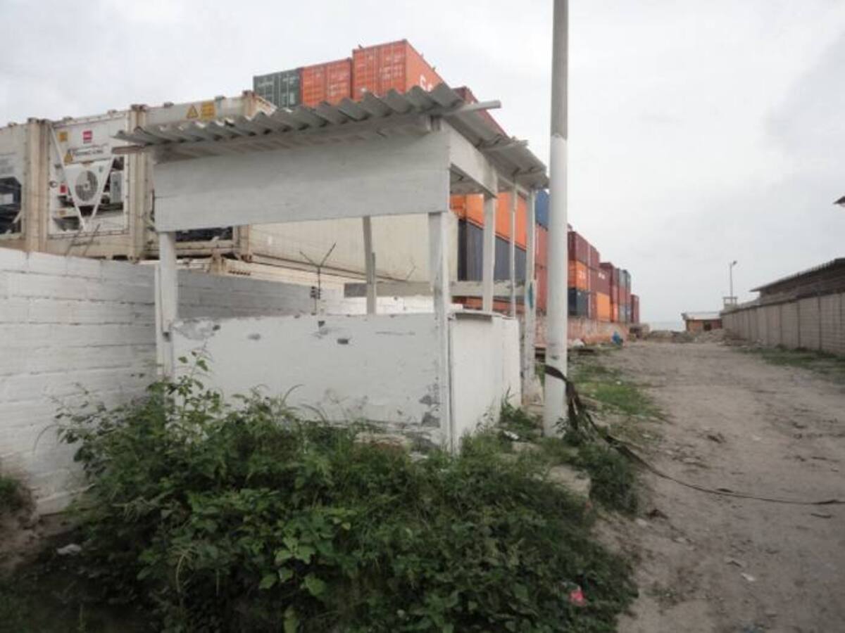 Garita creada para cercar el último tramo de la calle. Cortesía