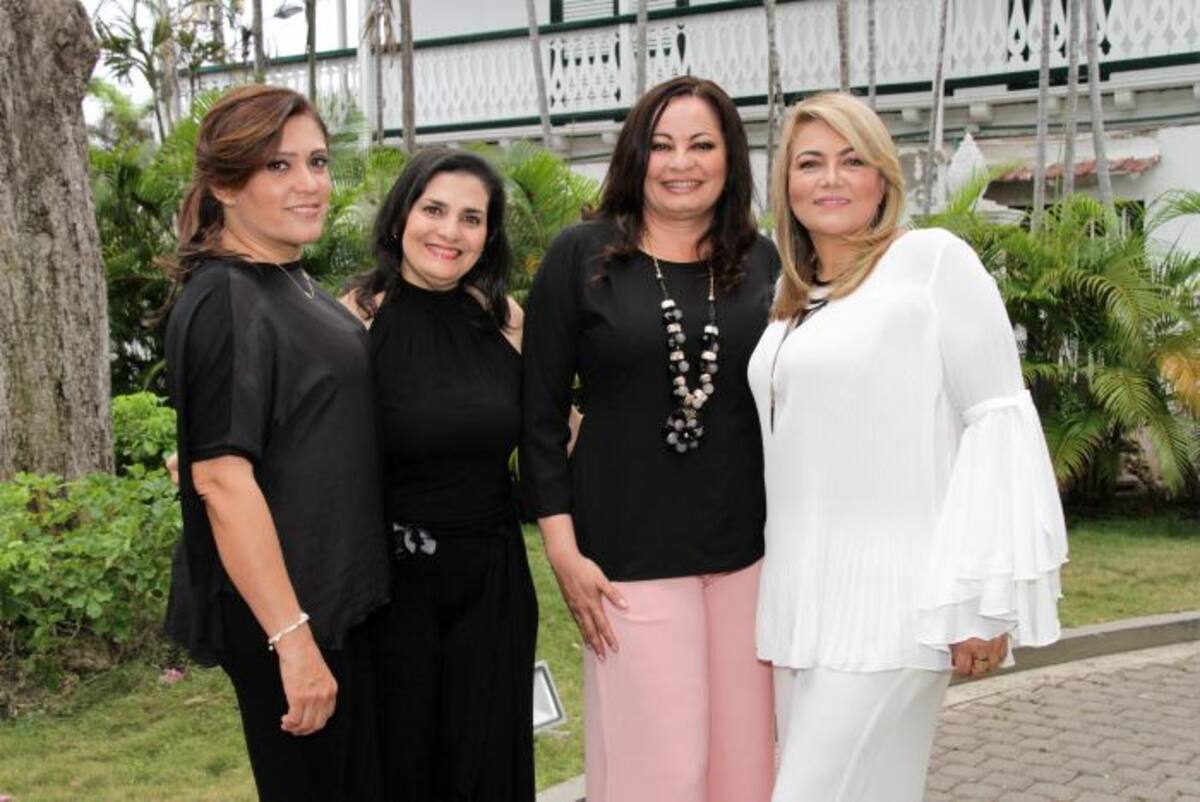 Sandra Ricaurte, Martha Velásquez, Sissy Cuello y Viviana Iriarte. MARUJA PARRA