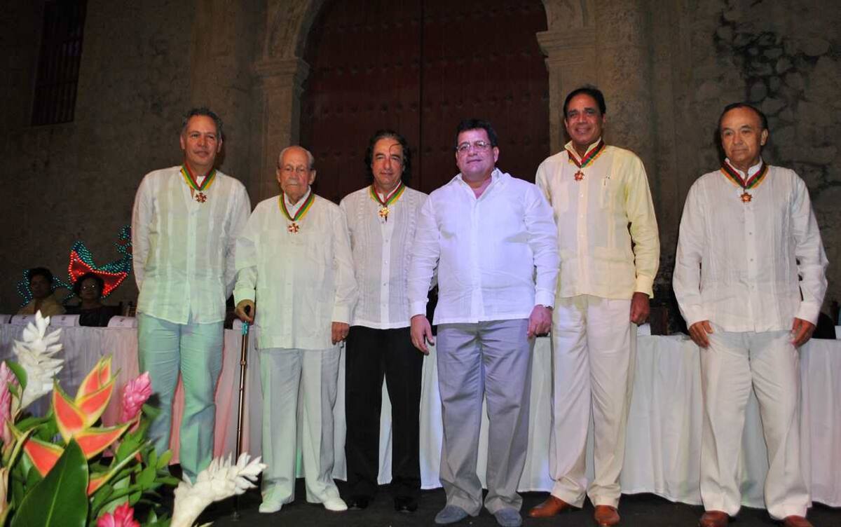 Hernán Zajar, Jaime Angulo Bossa, Gerardo Rumié, el gobernador, Alberto Bernal, Vinod Agarwal y Hans Gerdts Porto. archivo particular