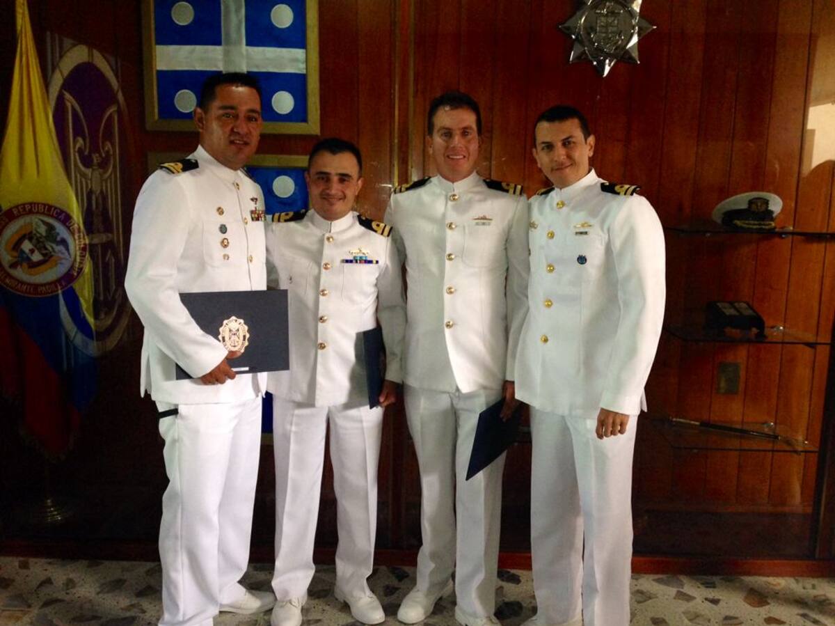 John Moreno Mancipe, Fernando Alfonso Monroy Mejía, John Alexander Toro Carvajal y Ricardo Sánchez Piedrahíta recibieron el título de Especialistas en Política y Estrategia Marítima.