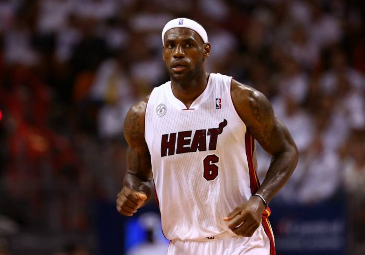 LeBron James nuevamente se convirtió en la figura estelar de los Miami Heat, tras anotar 30 puntos a los Pacers de Indiana. AFP STREETER LECKA