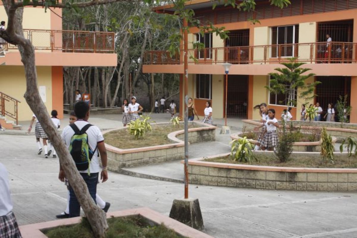 La I.E. Policarpa es una en donde docentes y administrativos se benefician de los incentivos por calidad educativa. MANUEL SANTIAGO PÉREZ/EL UNIVERSAL.