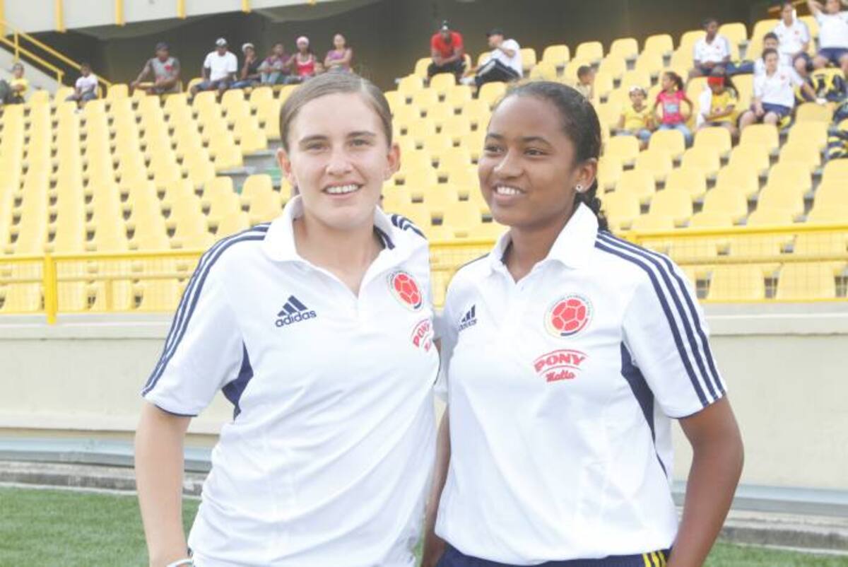 Dayana Castillo y Ana Mercado, cartageneras que hicieron parte del seleccionado nacional. JULIO CASTAÑO/EL UNIVERSAL